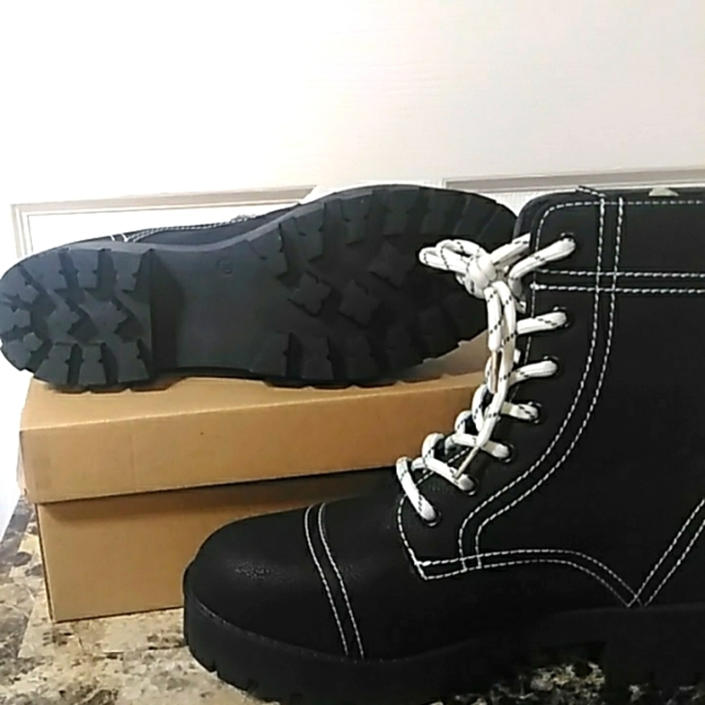Seven 7 brand womens moto/combat lace up black boots. NWT & original box… - Picture 5 of 5